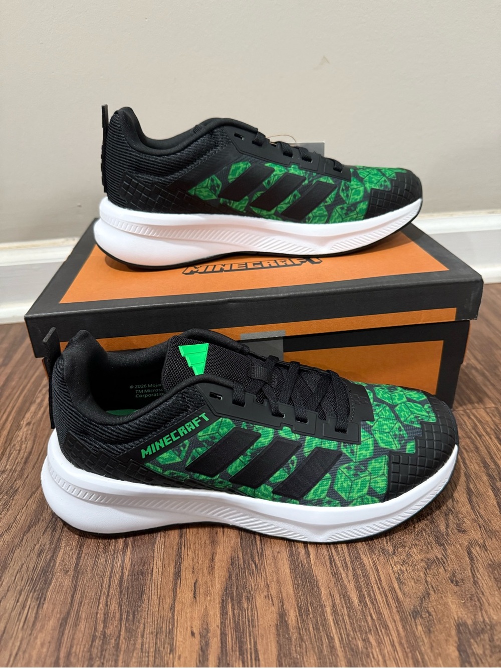 NIB Boy’s Minecraft Black & Green Kids' Athletic Sneakers
